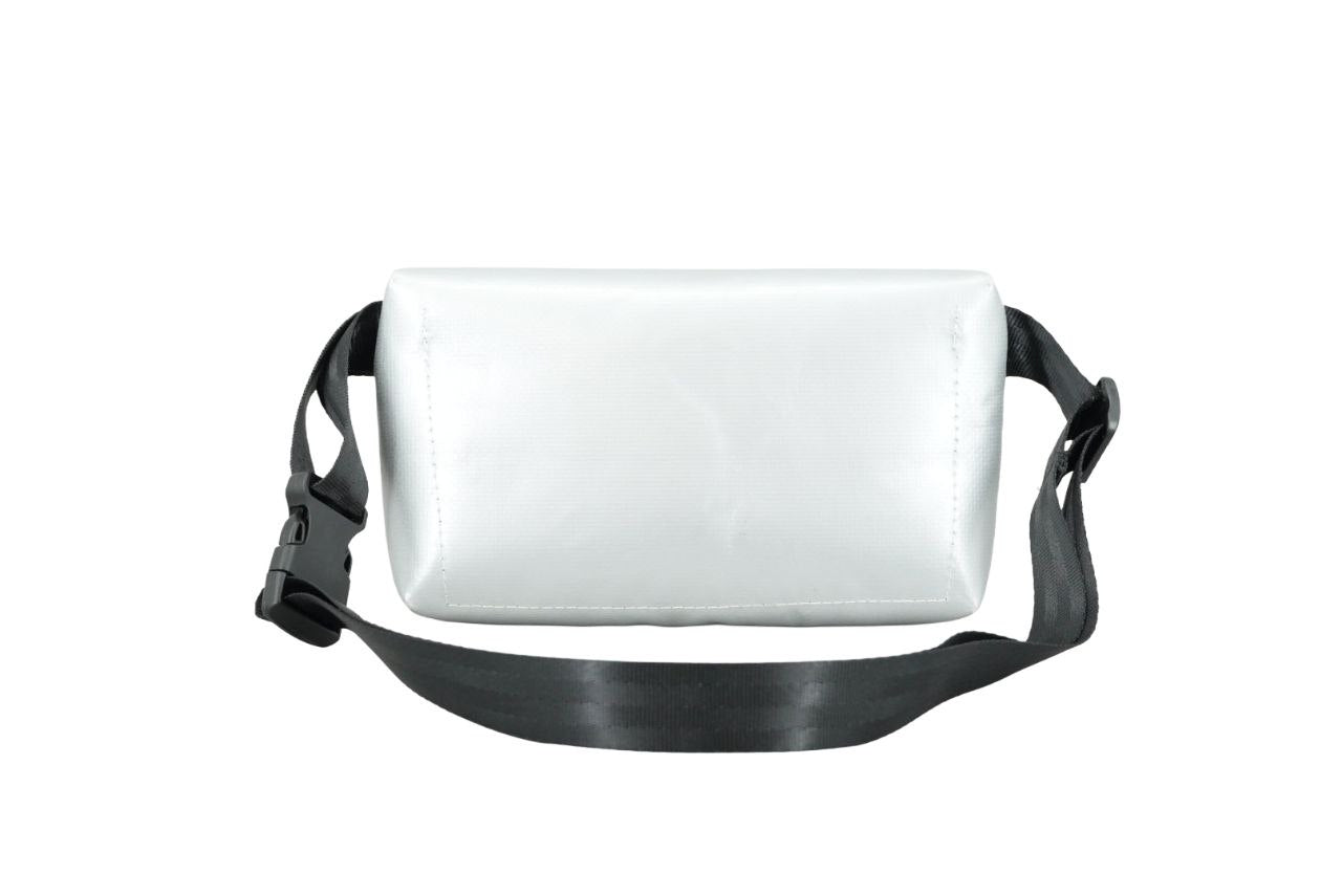 4-Ekig Bauchtasche aus recycelter LKW-Plane | Unisex | Crossbody tragbar | Handgemacht