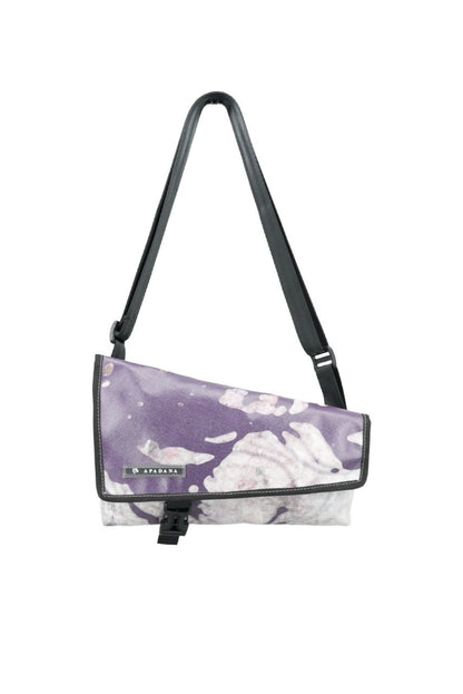 Unikat Umhängetasche aus recycelter LKW-Plane – 27×20×15×3 cm – Limitierte Einzelstück