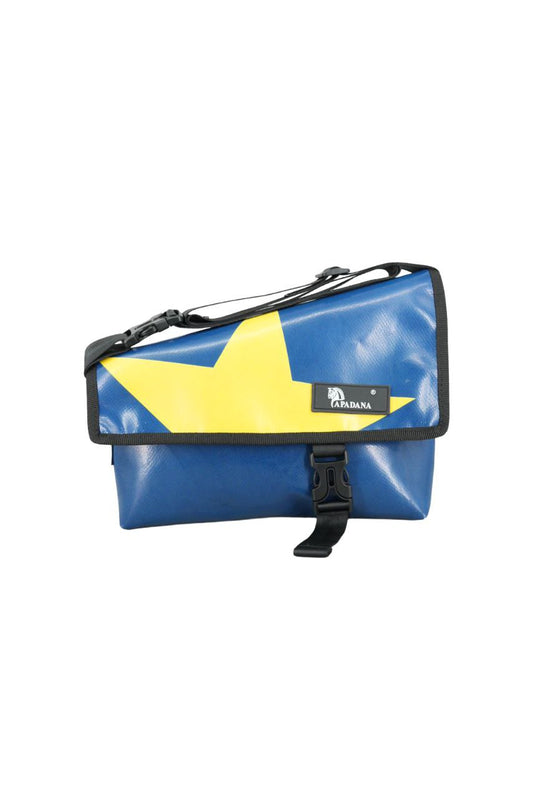 Unikat Umhängetasche aus recycelter LKW-Plane – 27×20×15×3 cm – Limitierte Einzelstück