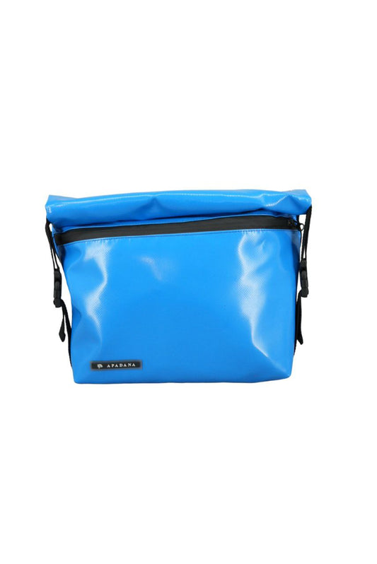 Rolltop Umhängetasche aus recycelter LKW-Plane