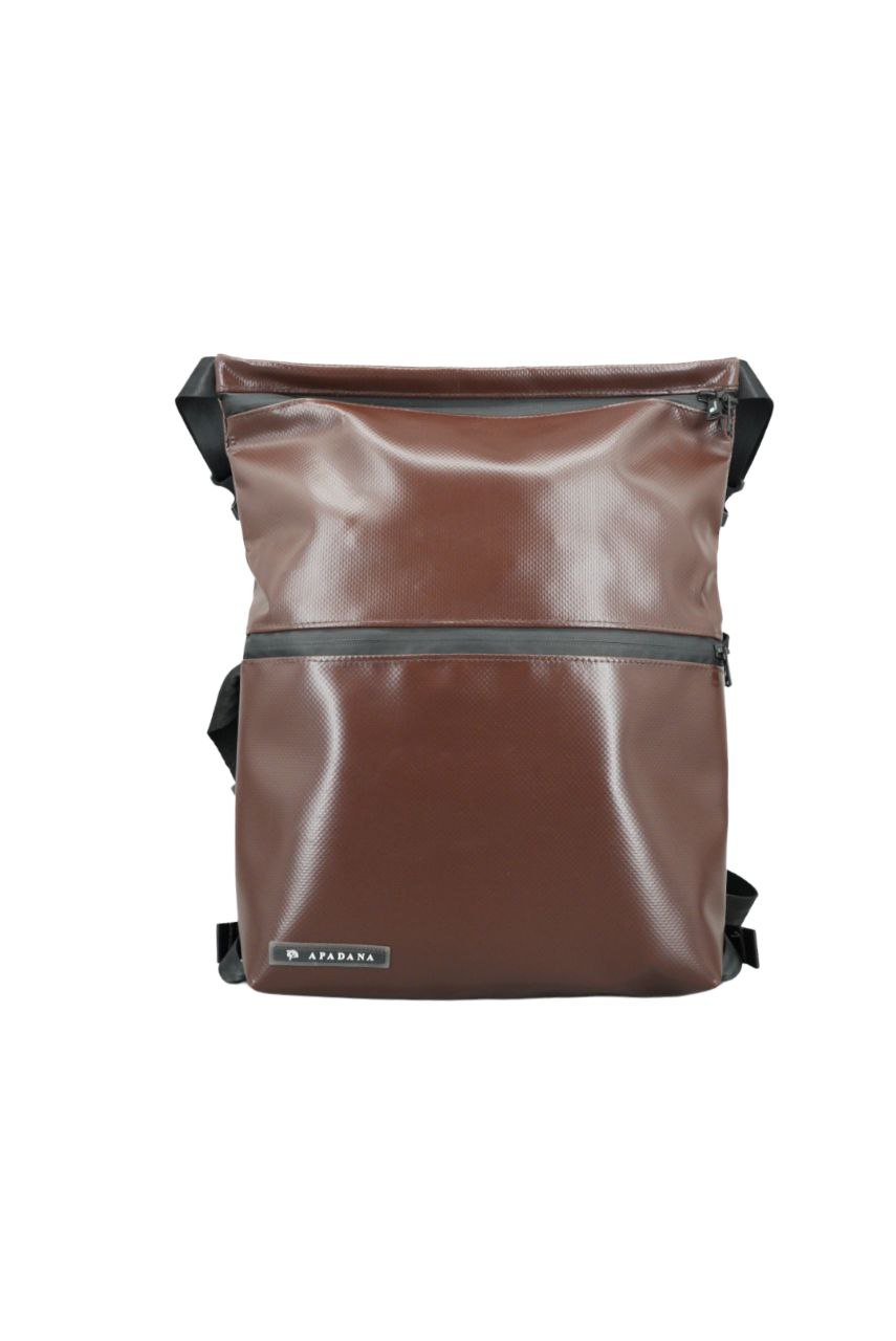 Rolltop Umhängetasche aus recycelter LKW-Plane