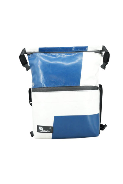 Rolltop Umhängetasche aus recycelter LKW-Plane