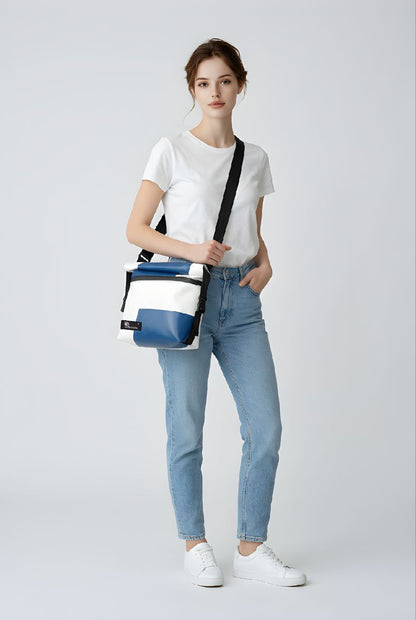 Rolltop Umhängetasche aus recycelter LKW-Plane