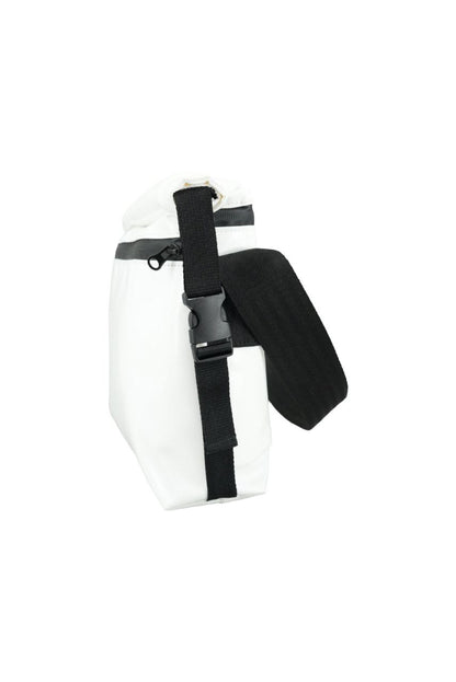 Rolltop Umhängetasche aus recycelter LKW-Plane
