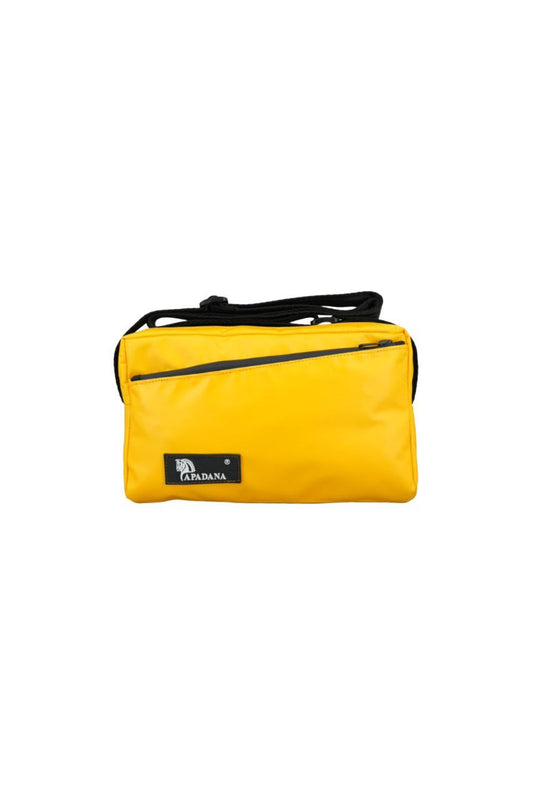 Crossbody Umhängetasche aus recycelter LKW-Plane – Handgemacht