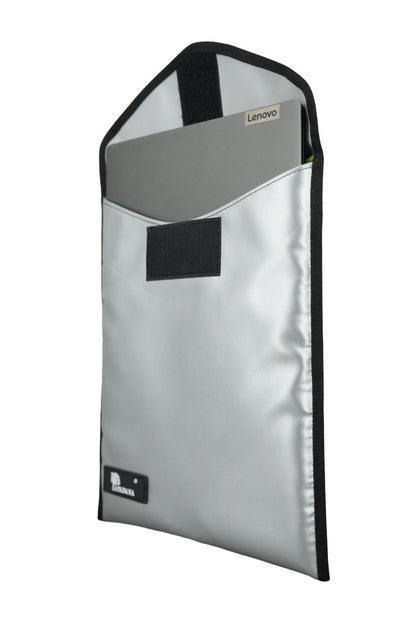 Laptop Tasche 10–13 Zoll aus recycelter LKW-Plane | Handgemachte Notebook Hülle