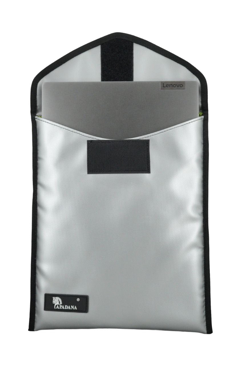 Laptop Tasche 10–13 Zoll aus recycelter LKW-Plane | Handgemachte Notebook Hülle