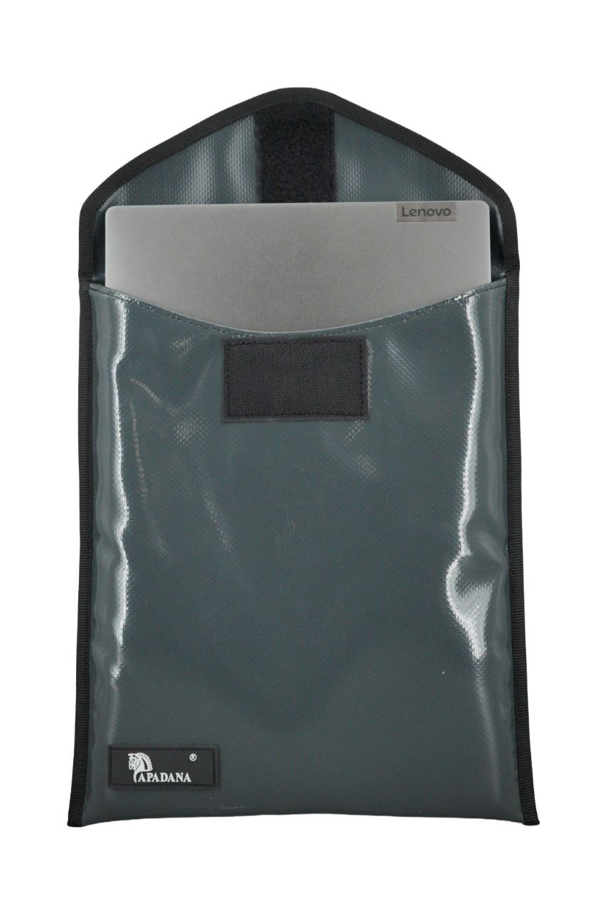 Laptop Tasche 10–13 Zoll aus recycelter LKW-Plane | Handgemachte Notebook Hülle