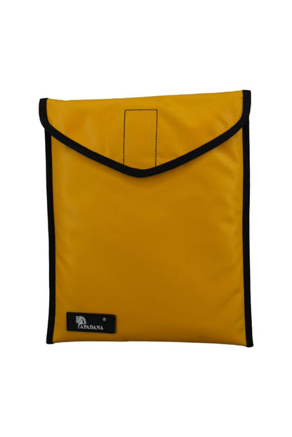 Laptop Tasche 10–13 Zoll aus recycelter LKW-Plane | Handgemachte Notebook Hülle