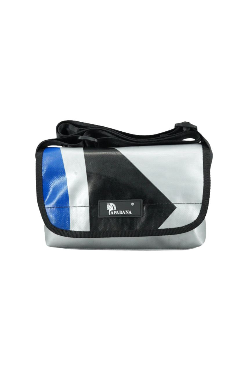 Umhängetasche aus recycelter LKW-Plane | Handgemacht | Unisex | Upcycling Schultertasche