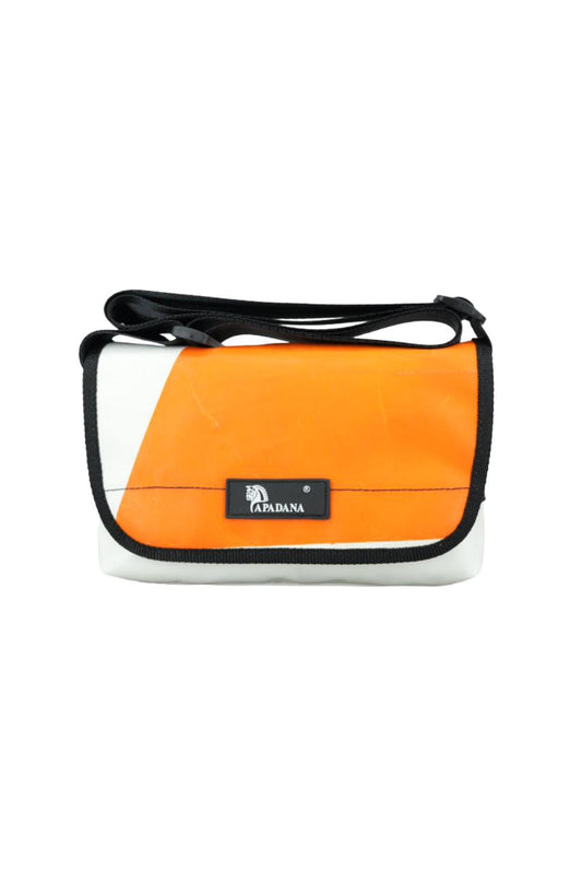 Umhängetasche aus recycelter LKW-Plane | Handgemacht | Unisex | Upcycling Schultertasche