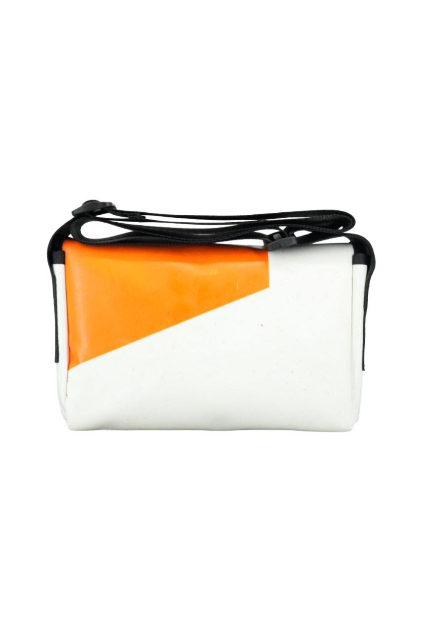 Umhängetasche aus recycelter LKW-Plane | Handgemacht | Unisex | Upcycling Schultertasche