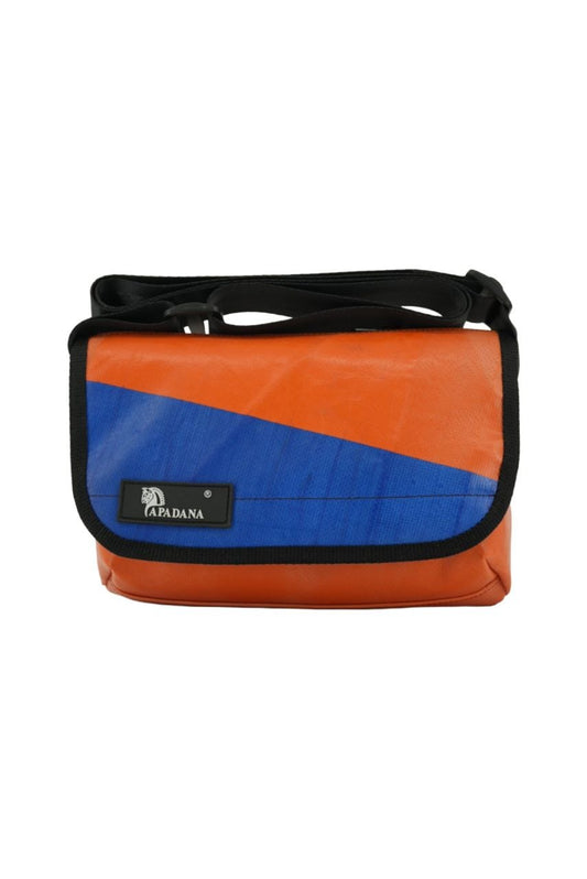 Umhängetasche aus recycelter LKW-Plane | Handgemacht | Unisex | Upcycling Schultertasche