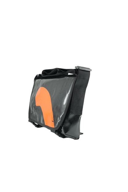 Laptop Tasche aus recycelter LKW-Plane | 13–14 Zoll | Handgemacht | Umhängetasche Unisex
