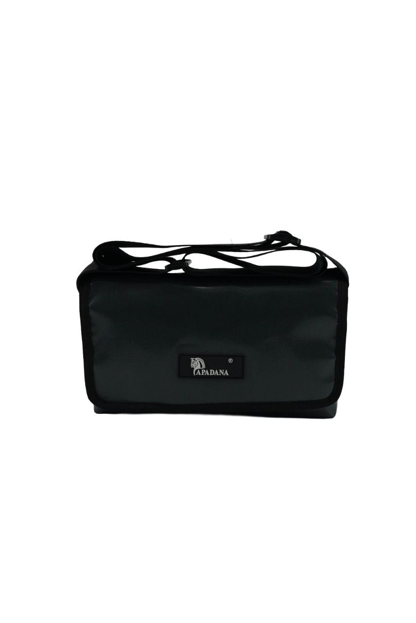Upcycling Bauchtasche aus LKW-Plane – Unisex Crossbody Bag – 3 Fächer