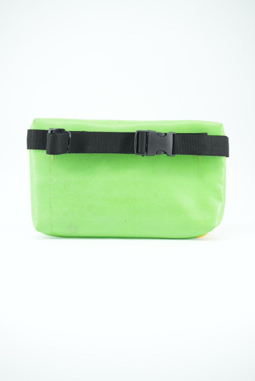 4-Ekig Bauchtasche aus recycelter LKW-Plane | Unisex | Crossbody tragbar | Handgemacht