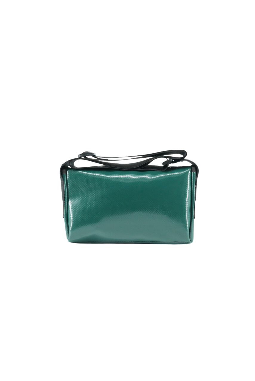 Upcycling Bauchtasche aus LKW-Plane – Unisex Crossbody Bag – 3 Fächer