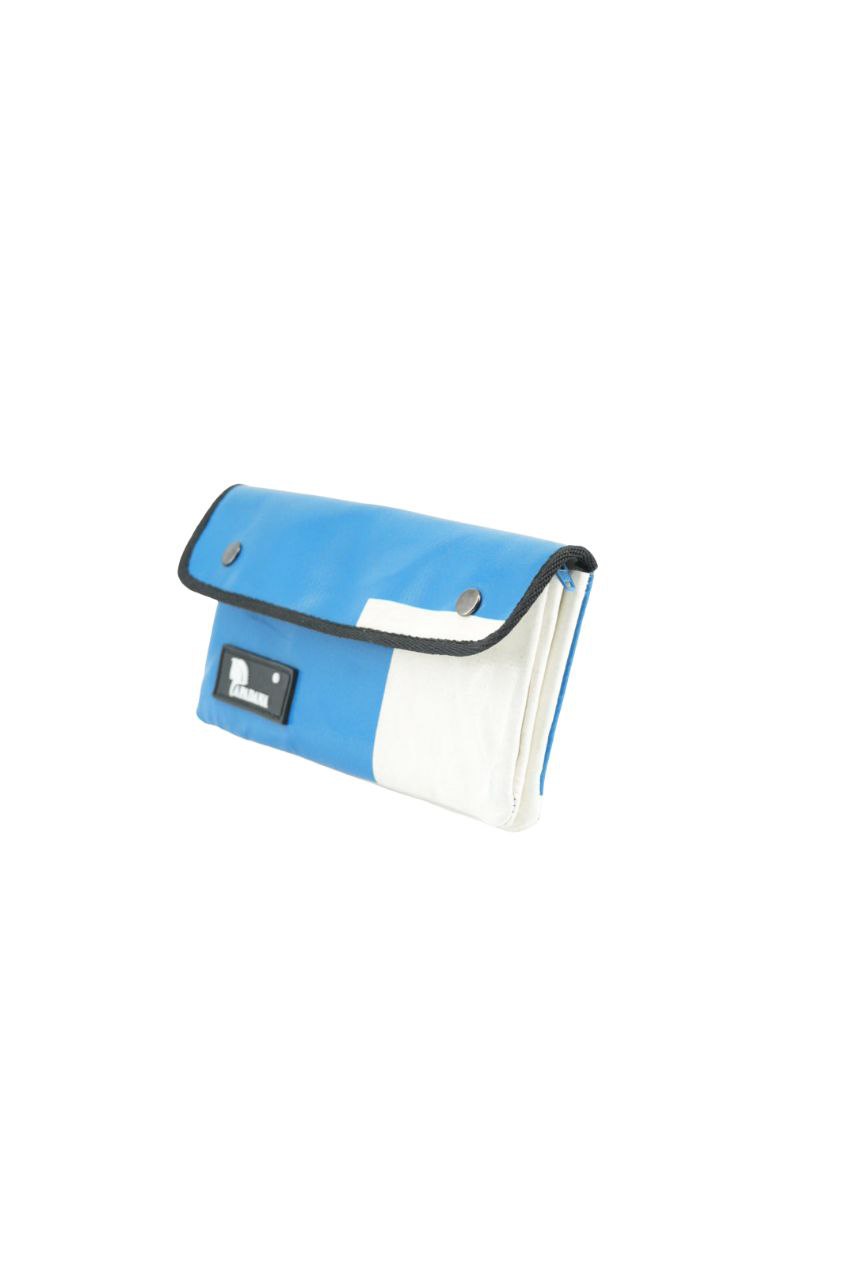 Portemonnaie aus recycelter LKW-Plane | Mit Reißverschlussfach | Unisex | Handgemacht | Auch als Tabaktasche nutzbar