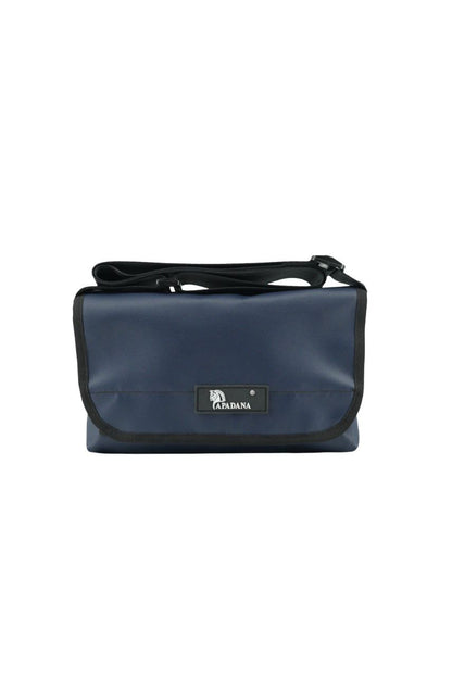 Upcycling Bauchtasche aus LKW-Plane – Unisex Crossbody Bag – 3 Fächer