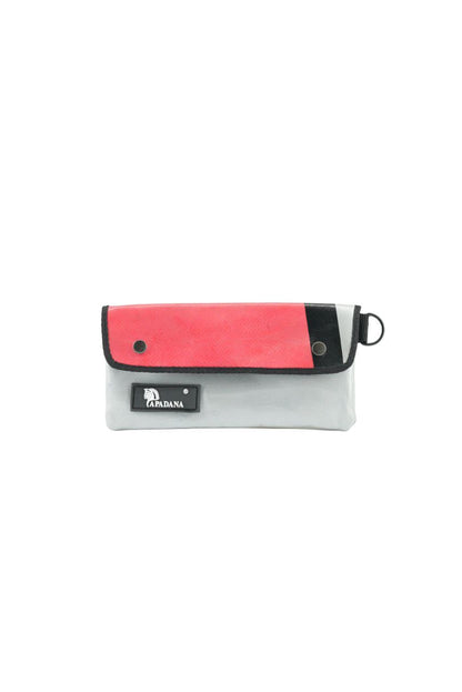 Portemonnaie aus recycelter LKW-Plane | Mit Reißverschlussfach | Unisex | Handgemacht | Auch als Tabaktasche nutzbar